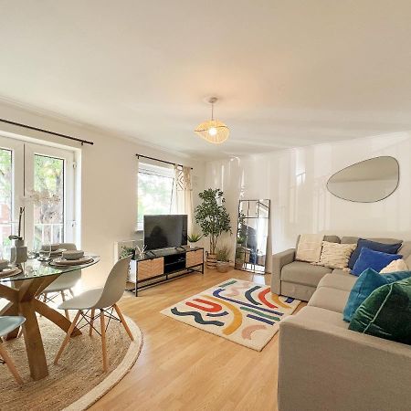 Appartamento Beautiful Windsor 2 Bed, Perfect Location, 5 Mins Walk To Centre, Free Parking, Legoland, Ascot Esterno foto