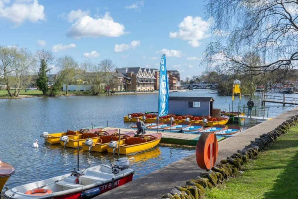 Appartamento Beautiful Windsor 2 Bed, Perfect Location, 5 Mins Walk To Centre, Free Parking, Legoland, Ascot Esterno foto